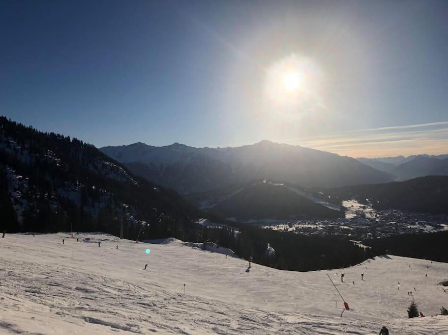זיפלד אין טירול Sonniges Apartment In Seefeld מראה חיצוני תמונה
